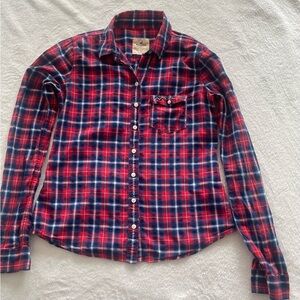 Hollister Red and blue plaid button-up shirt